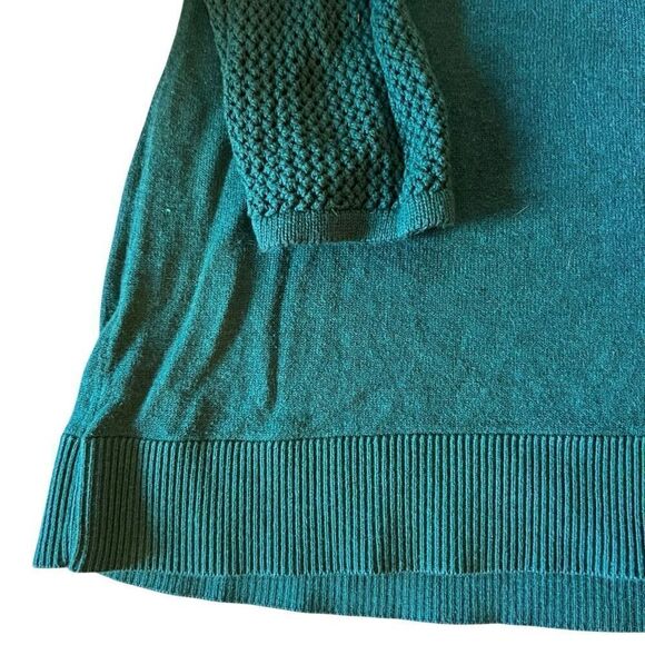 Torrid Peek A Boo Slit Front Mixed Crochet Knit Pullover Sweater Green Size 2 - Picture 6 of 7